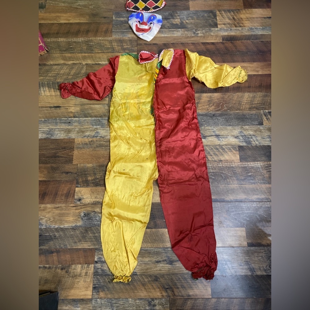 Vintage Masquerade Costume By Superb Halco Brand Clown Size Large Child 3 Piece - Picture 10 of 12